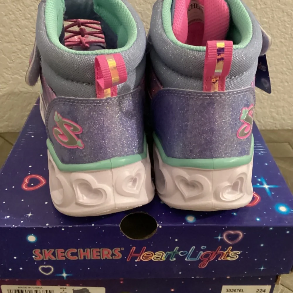 SKECHERS Little Girls Heart Lights Light-Up Adjustable Strap Sneaker Boo…